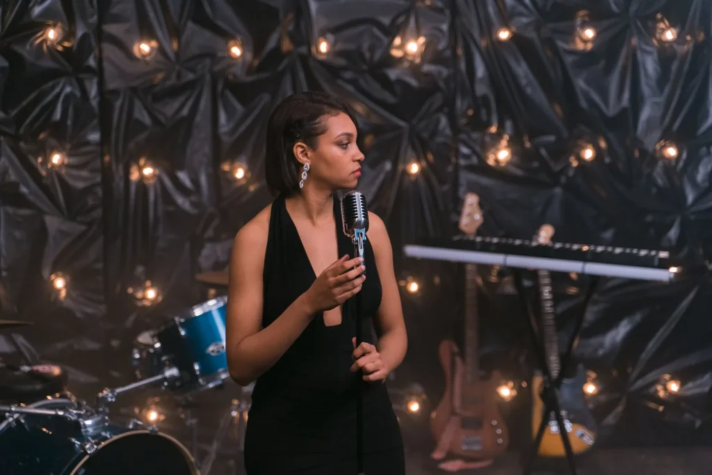 French Songs for Karaoke: A Selection for Every Voice